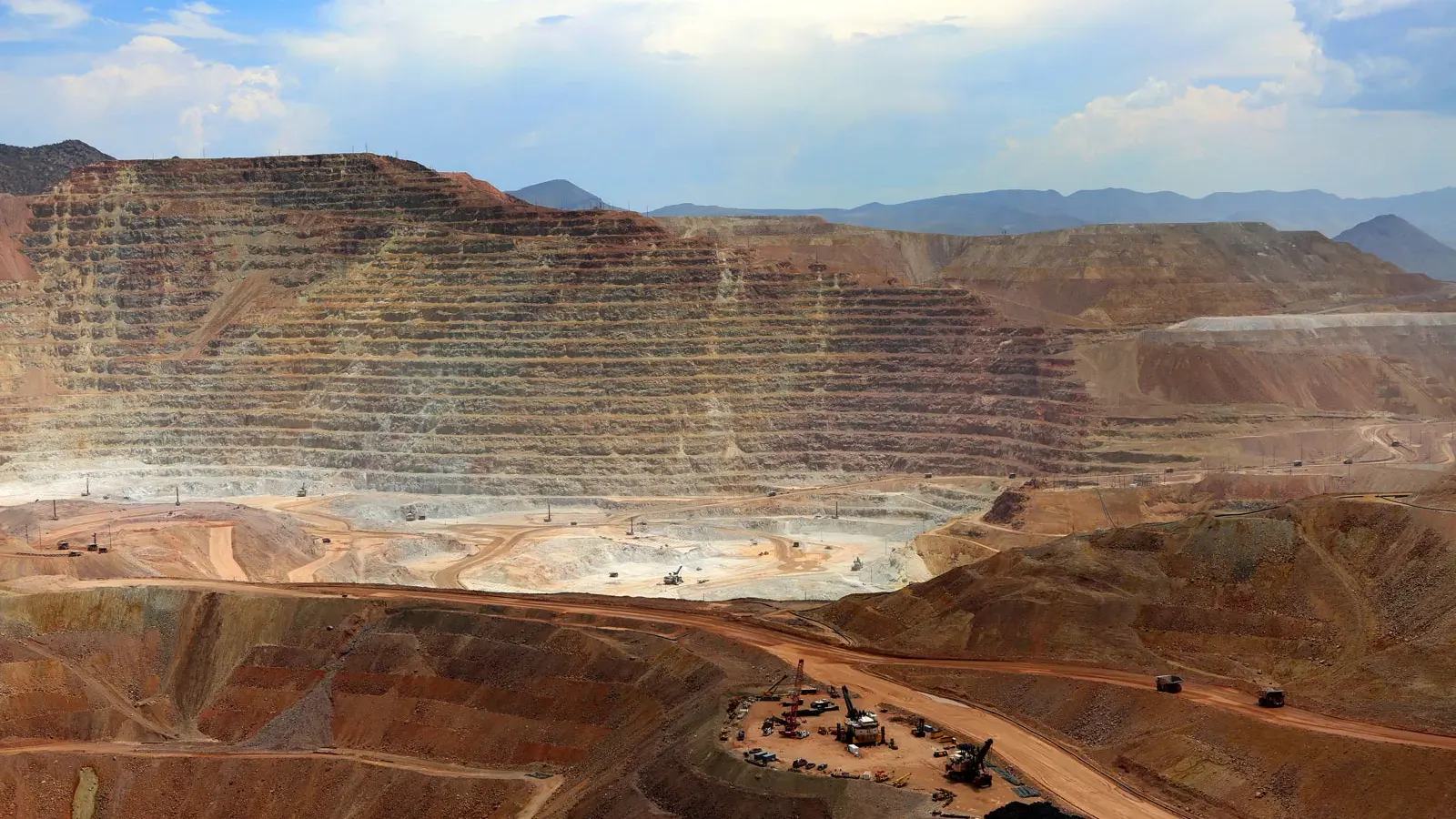Ore Extraction in Metal Mines